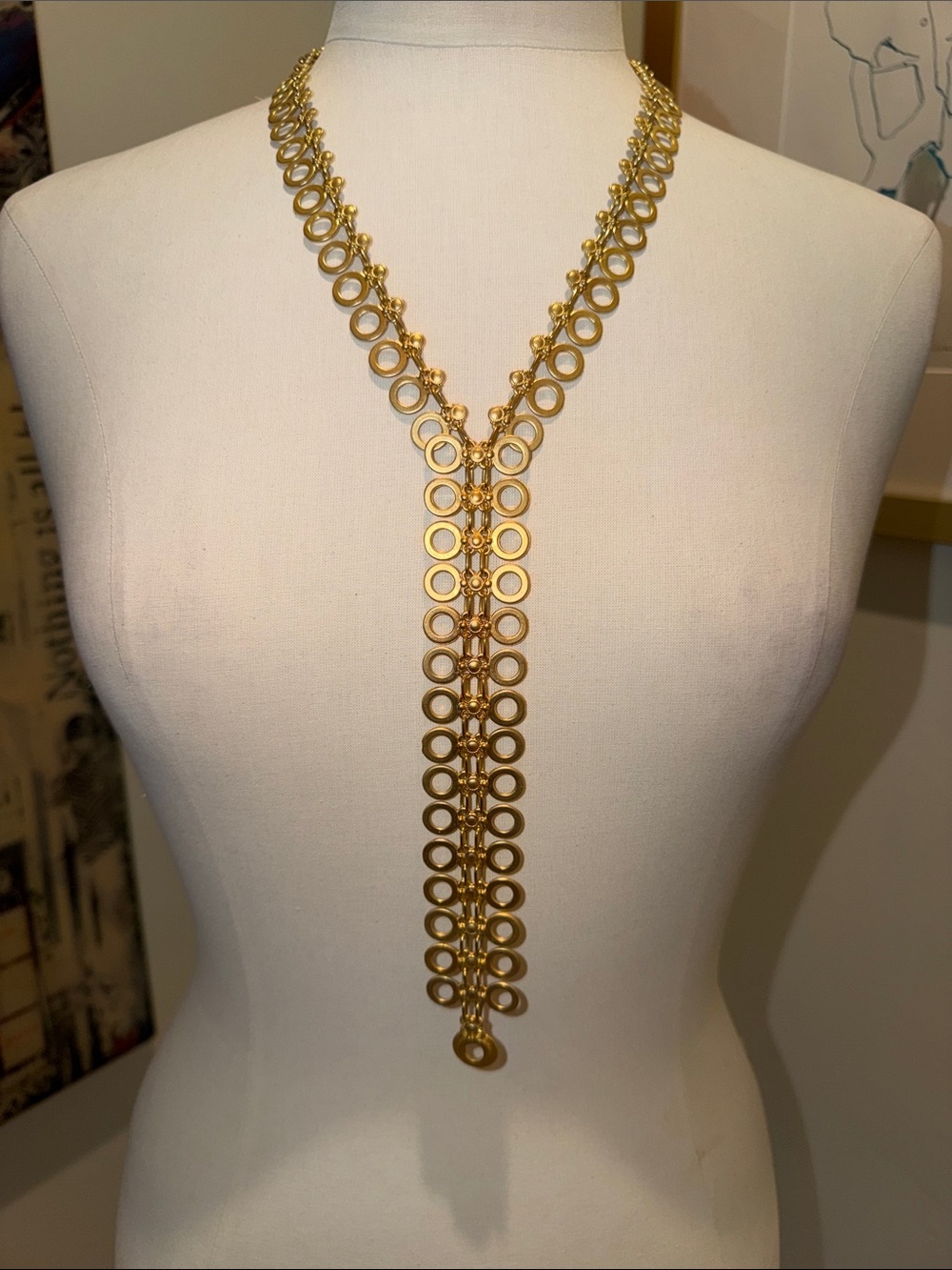Gold Circle-Link Y Necklace - Elegant Women’s Statement Jewelry